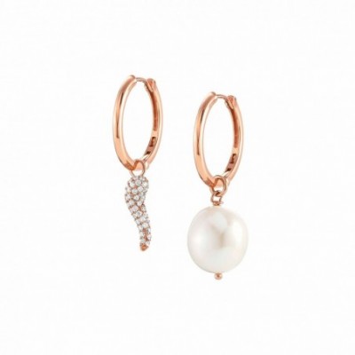 White Dream Earrings with Lucky Horn